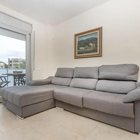 Apartment Aquaria Atico-6 By Interhome Salou